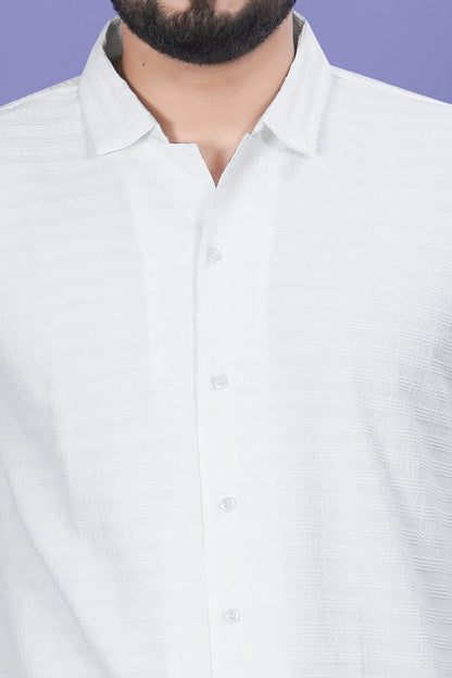 White textured men’s casual shirt